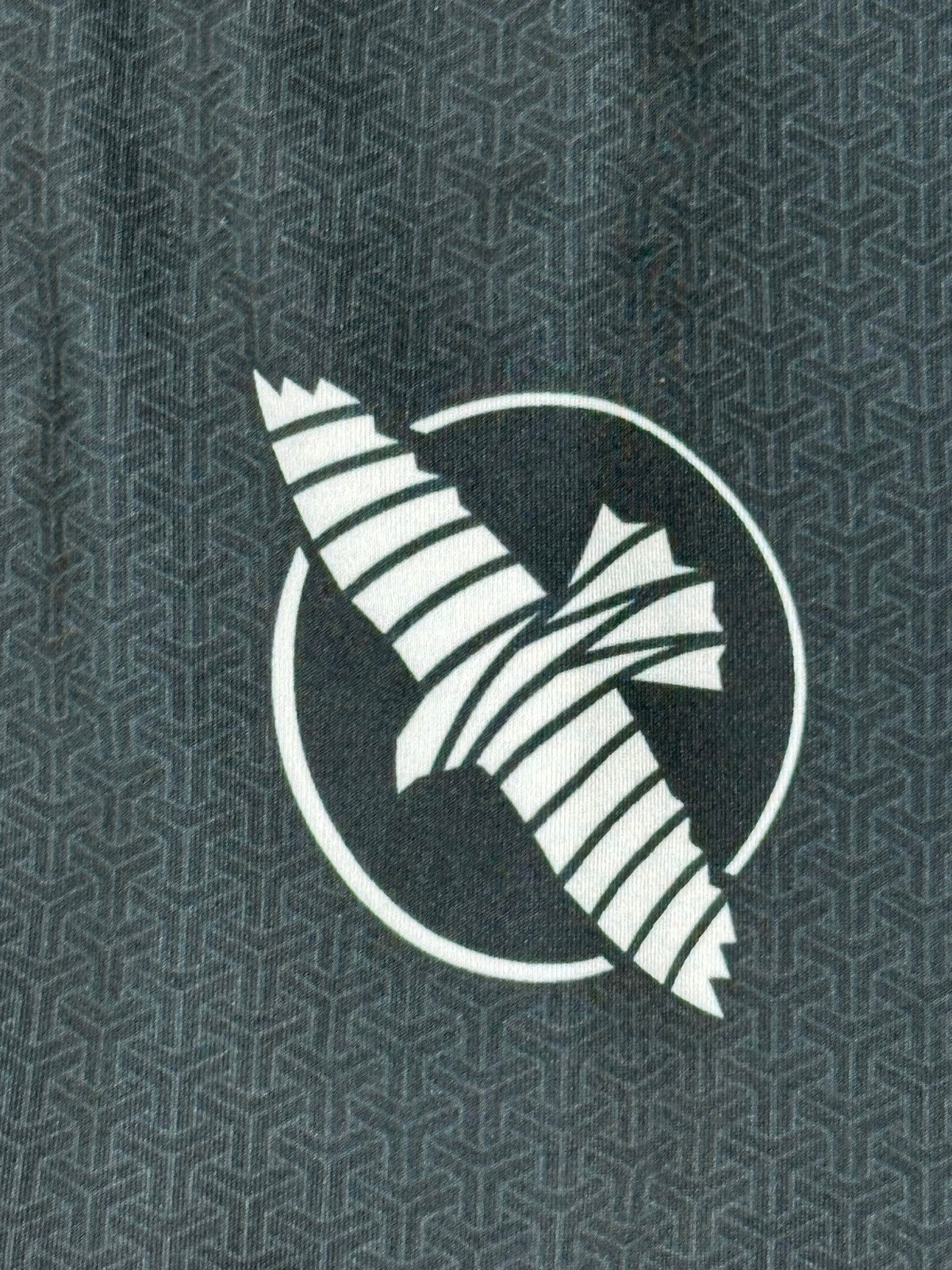 Hayabusa Mens XXL Black Geo Liquid Ti Long Sleeve Rash Guard Compression Shirt
