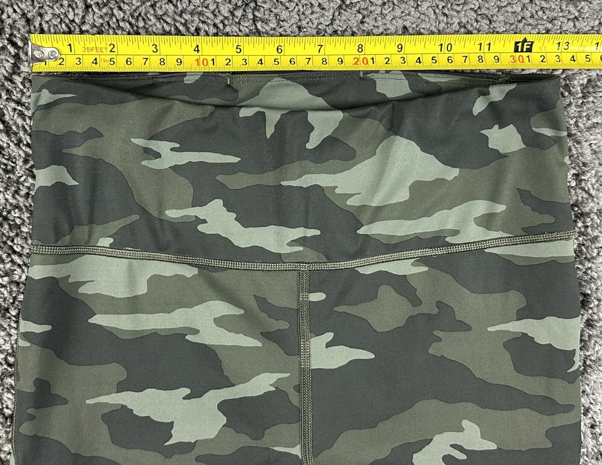 Athleta Ultimate 7/8 Tight Leggings Womens ST Small Tall Green Camo Stash Pocket