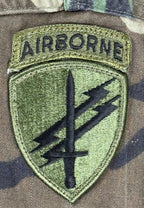 Vintage US Army Special Forces Airborne Woodland Camo BDU Jacket Small Regular