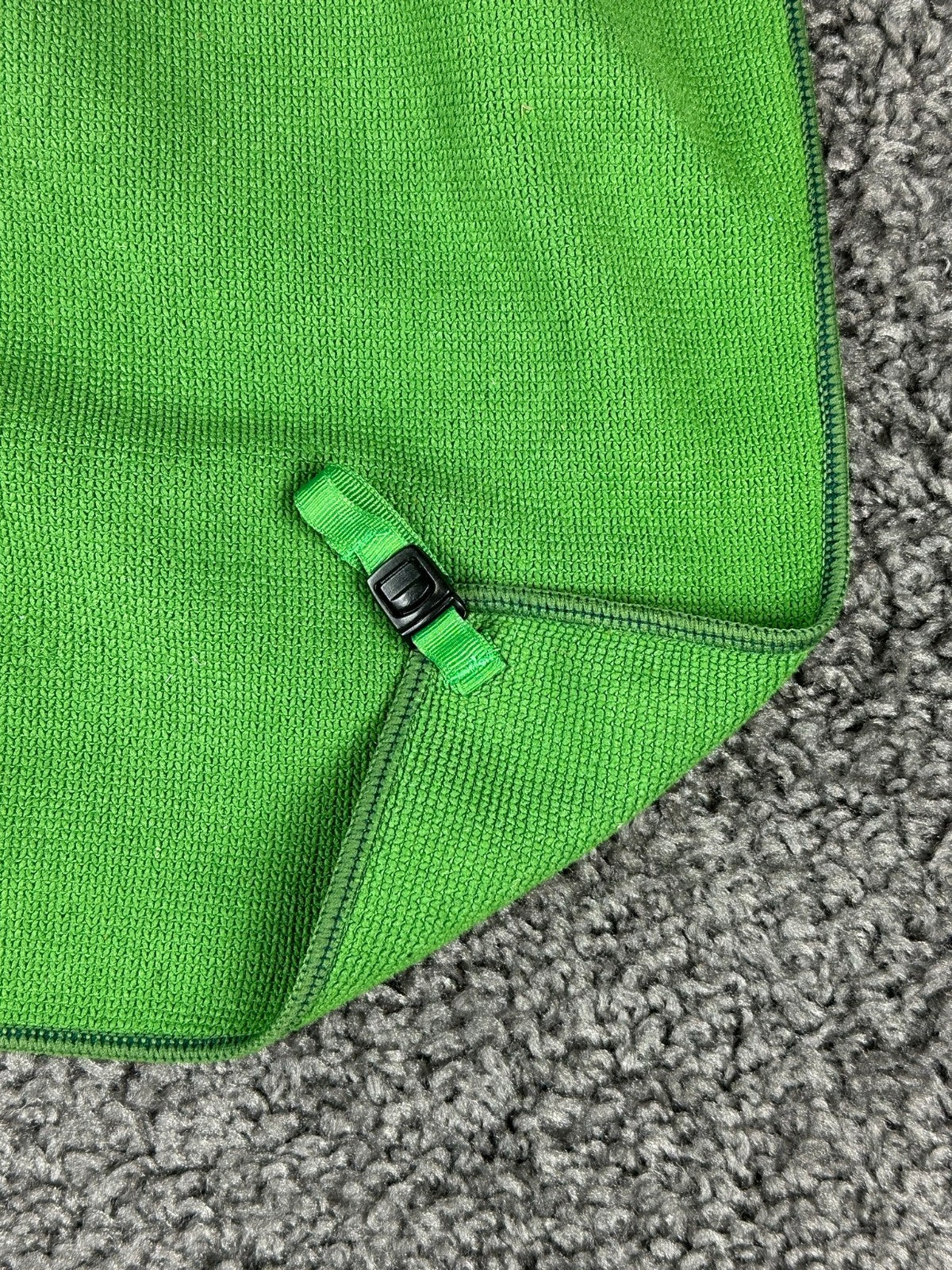 REI Green Microfiber Travel Towel XXL 36in x 58in Fast Drying Camp Hiking Gear