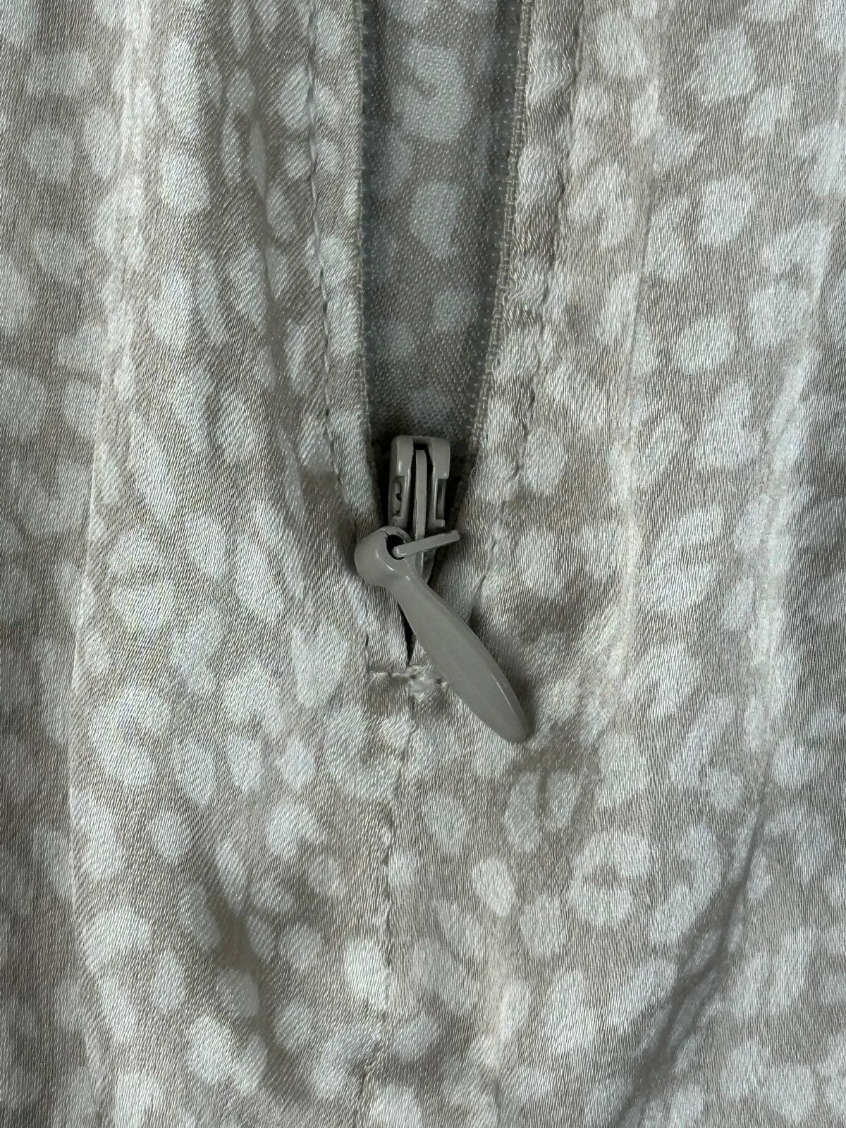 Abercrombie & Fitch Midi Skirt Womens Gray Animal Print Satin Side Slit Sz M