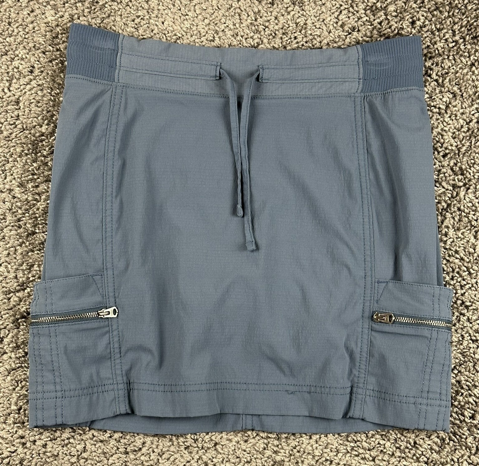 Athleta Trekkie Skort Womens Gray Blue Hiking Travel Skirt Zip Pockets Size 0