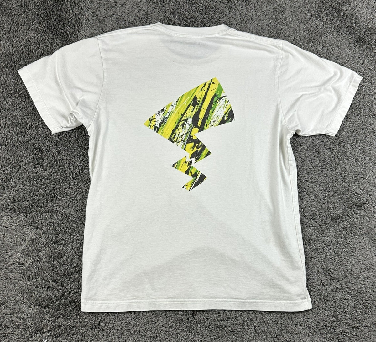 Uniqlo UT Pokemon Meguru Yamaguchi T-Shirt Mens M White Pikachu Tail Graphic Tee