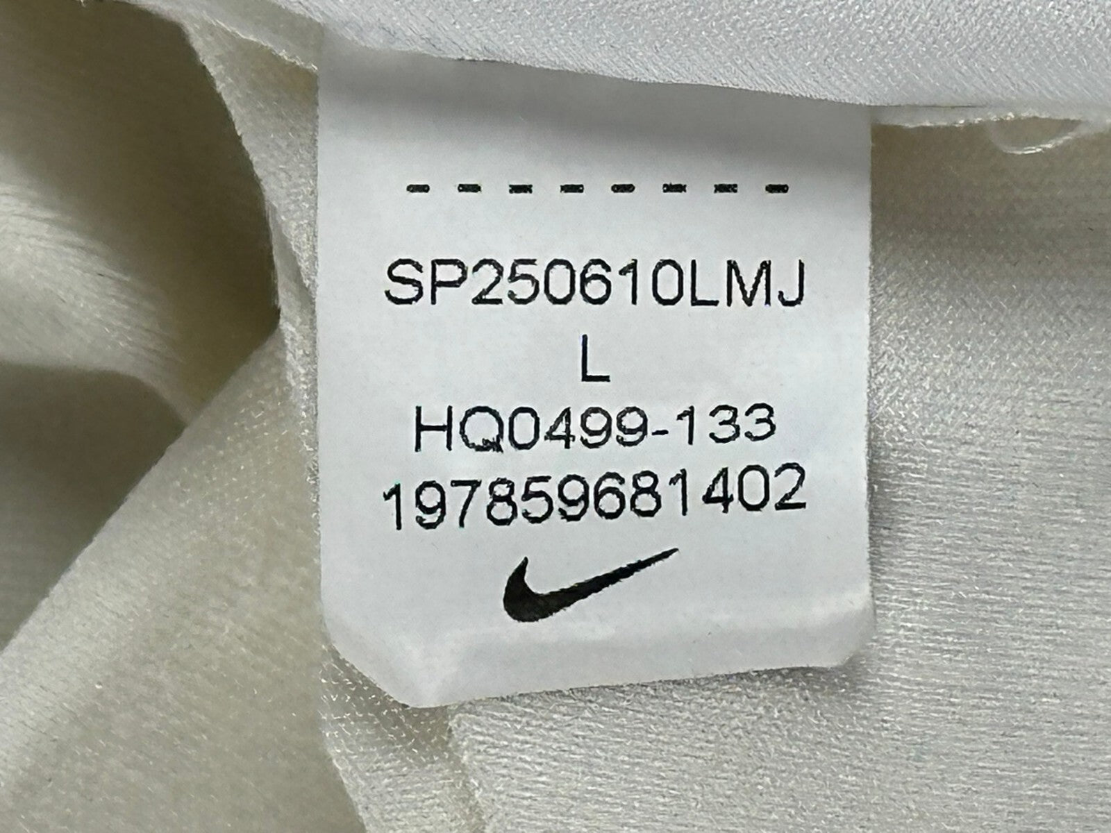 Nike Swift Dri-FIT UV 1/4 Zip Running Top Women White Long Sleeve Thumbholes L