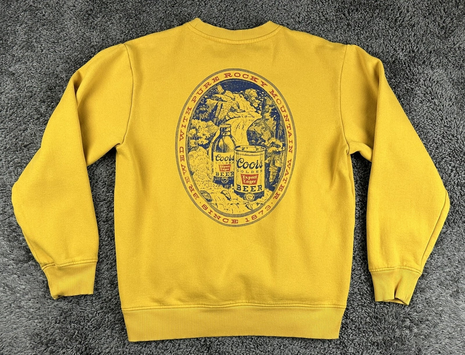 Coors Banquet Mens Sweatshirt Yellow Crewneck Rocky Mountain Beer Graphic Sz M