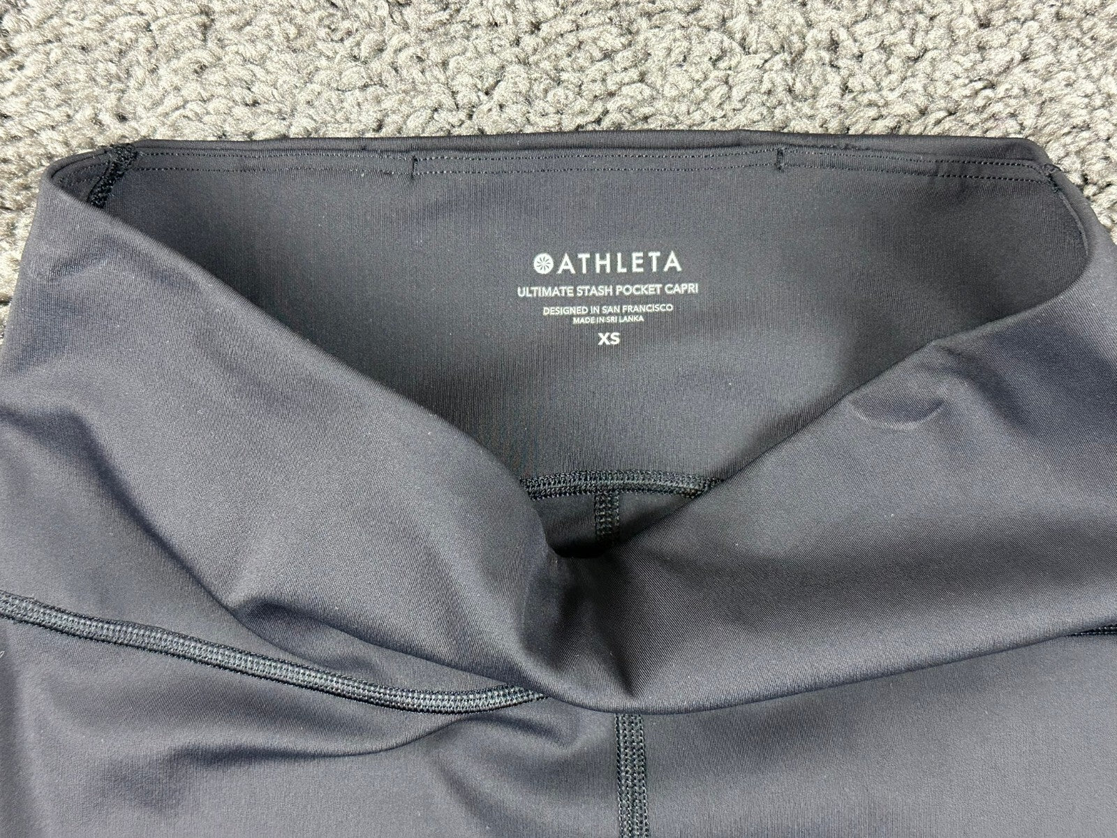 Athleta Ultimate Stash Pocket Capri Leggings Women XS Black High Rise NWT