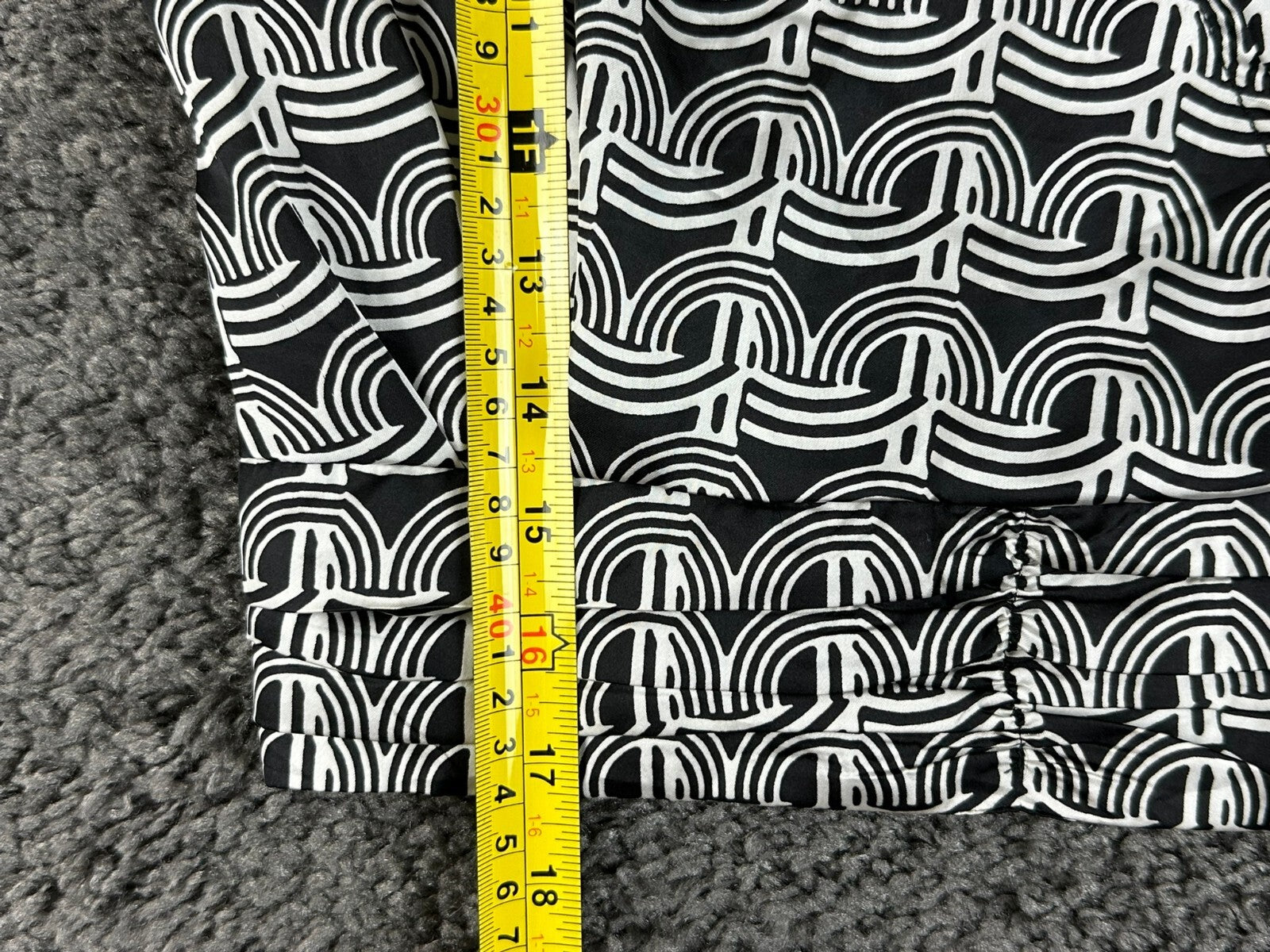 Morgan De Toi Odesir Blouse Black White Geometric Wrap Long Sleeve Top Sz XS 34