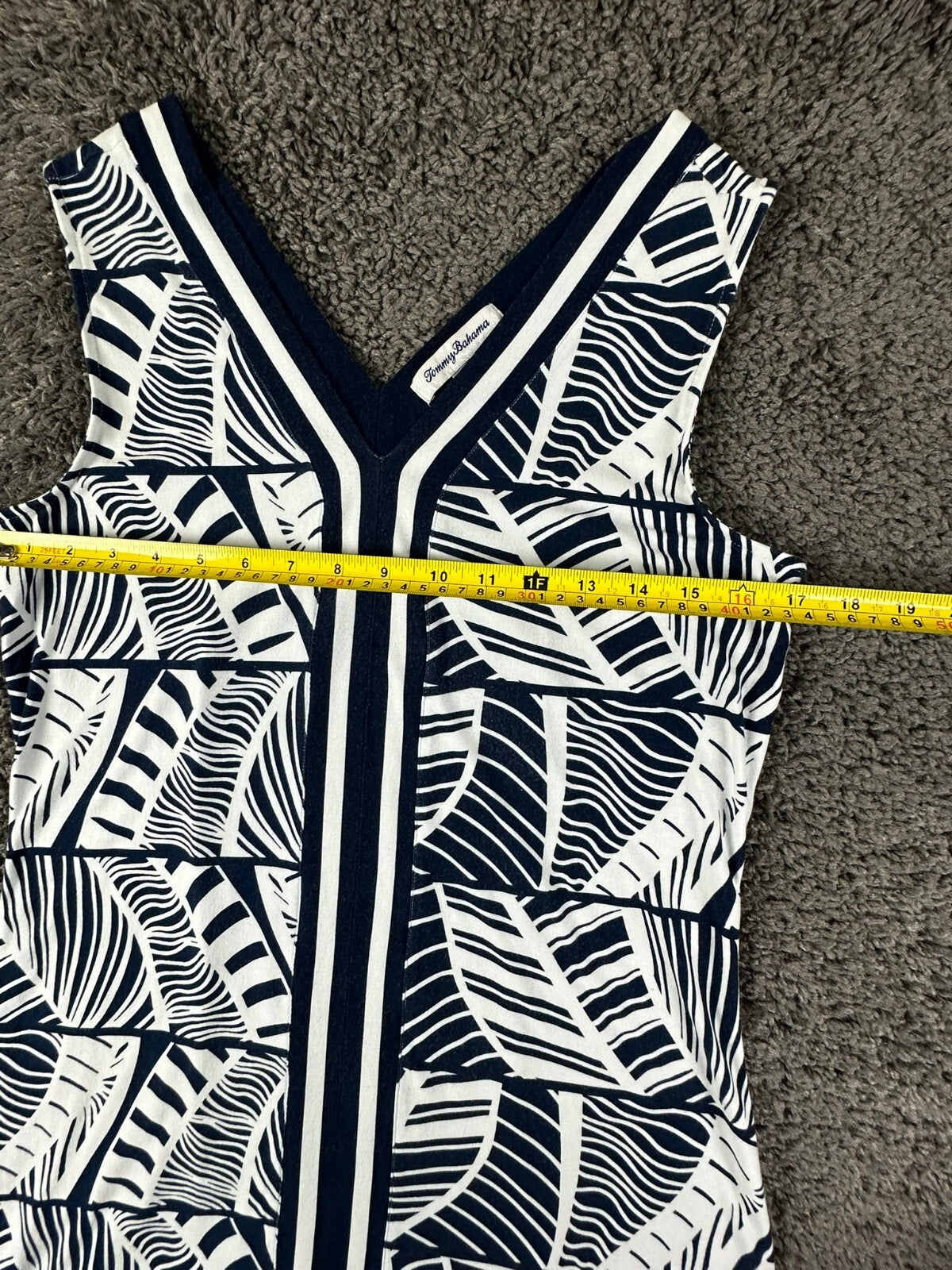 Tommy Bahama Leaf Line Tambour V-Neck Shift Dress M Blue White Tropical Stretch