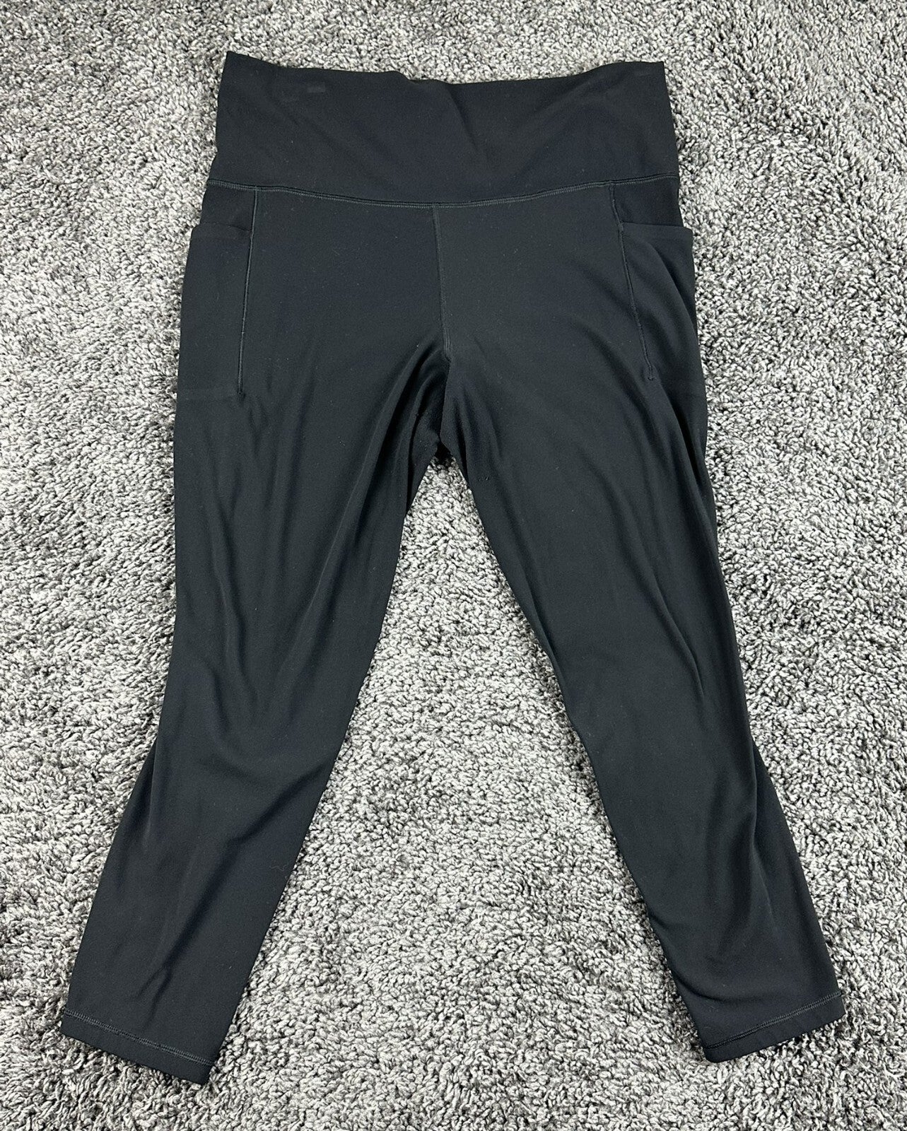 Athleta Salutation Stash Pocket II 7/8 Tight Leggings Black Large Yoga Size L