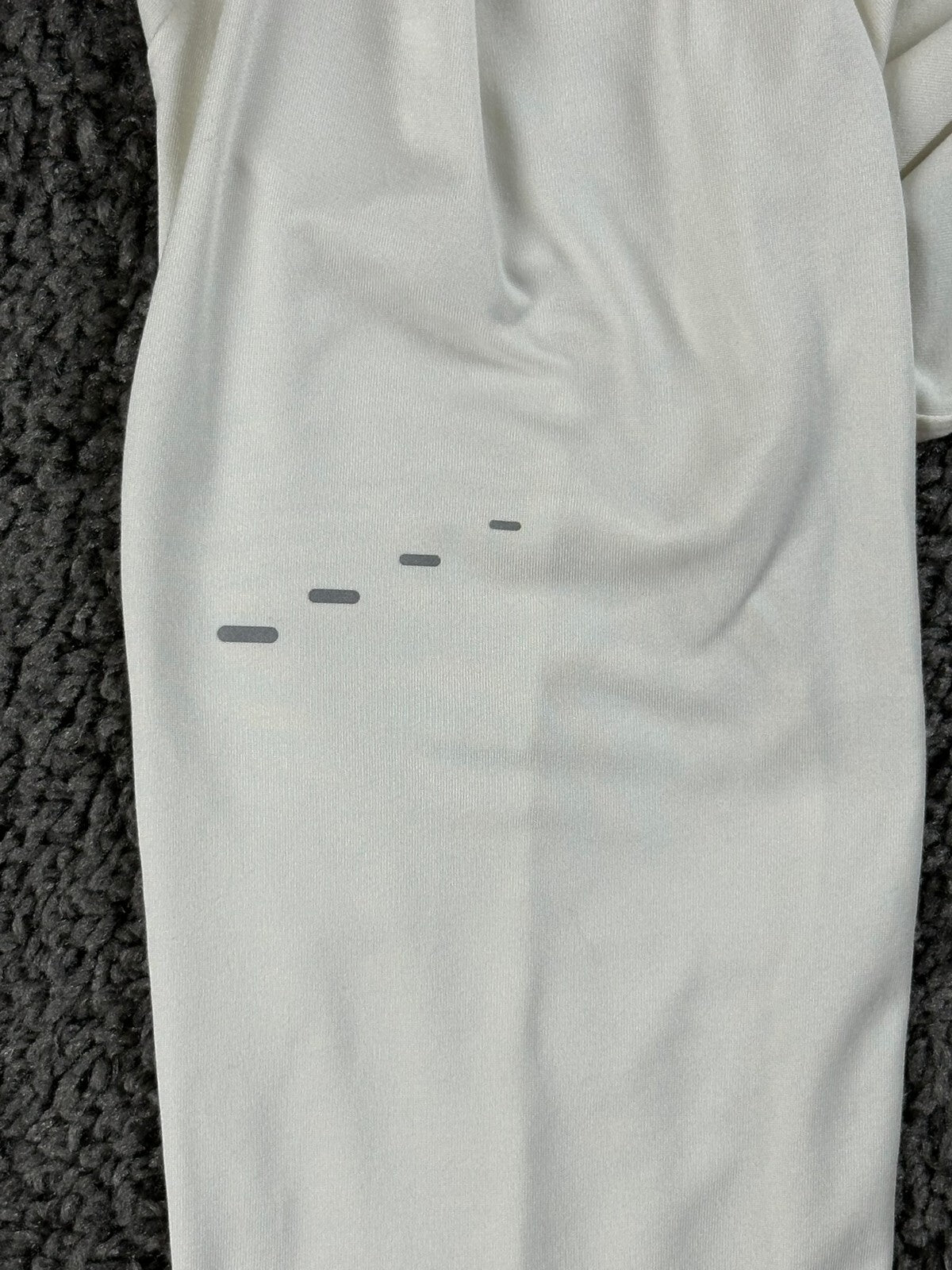 Nike Swift Dri-FIT UV 1/4 Zip Running Top Women White Long Sleeve Thumbholes L