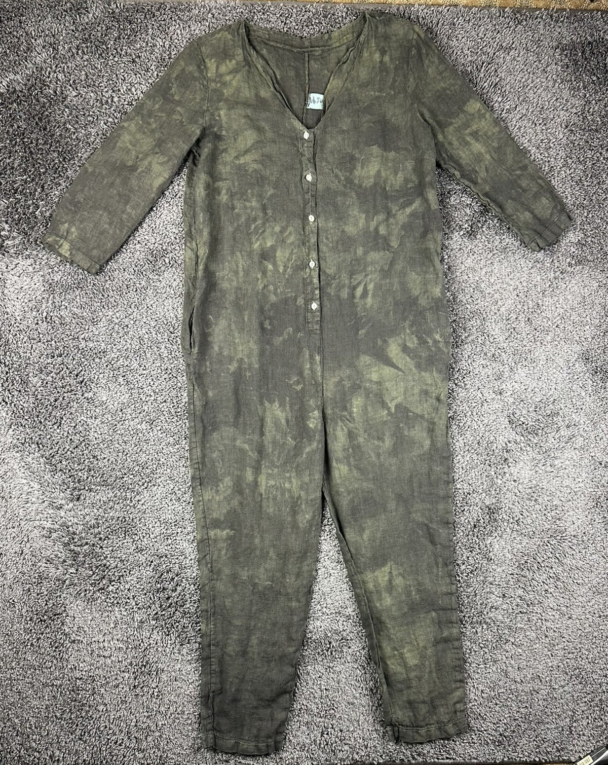 Camo Linen Jumpsuit Womens Size Medium Olive Green V-Neck Pockets Romper