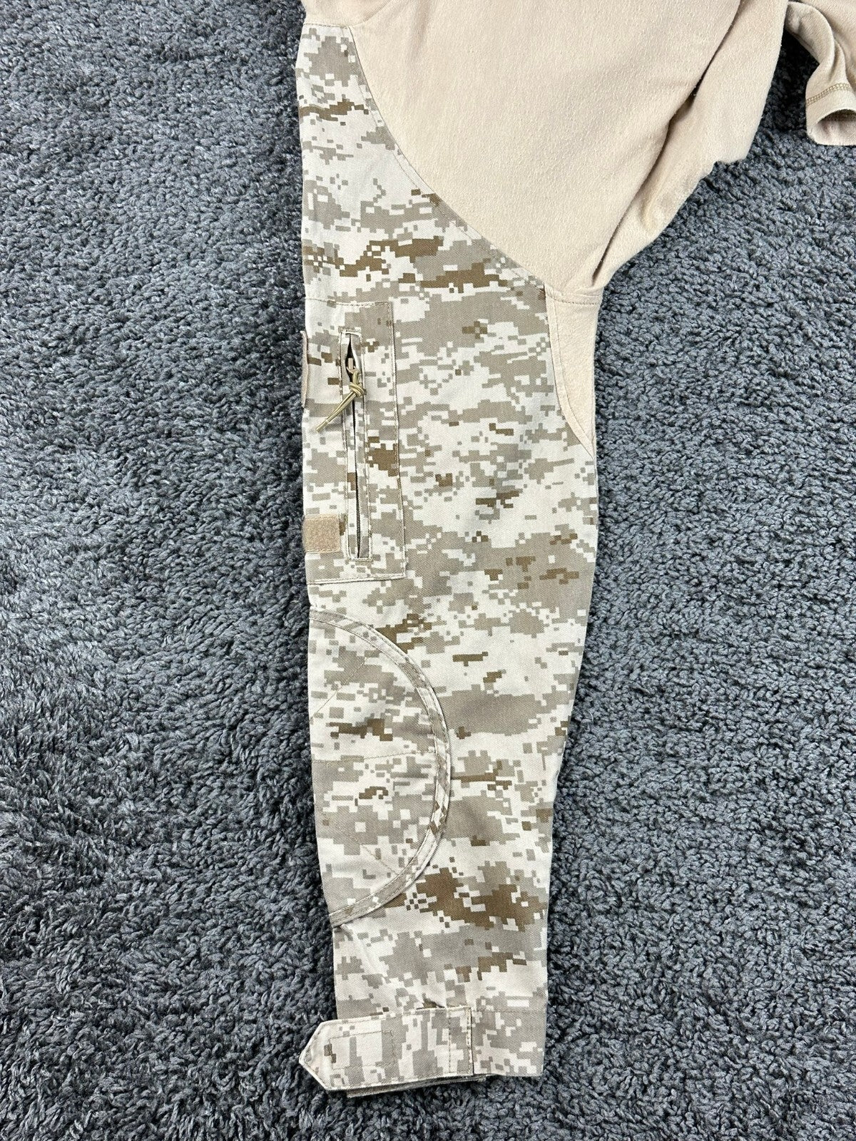 Rothco Desert Digital Camo Tactical Combat Shirt Men's Military Zip Pockets Sz S