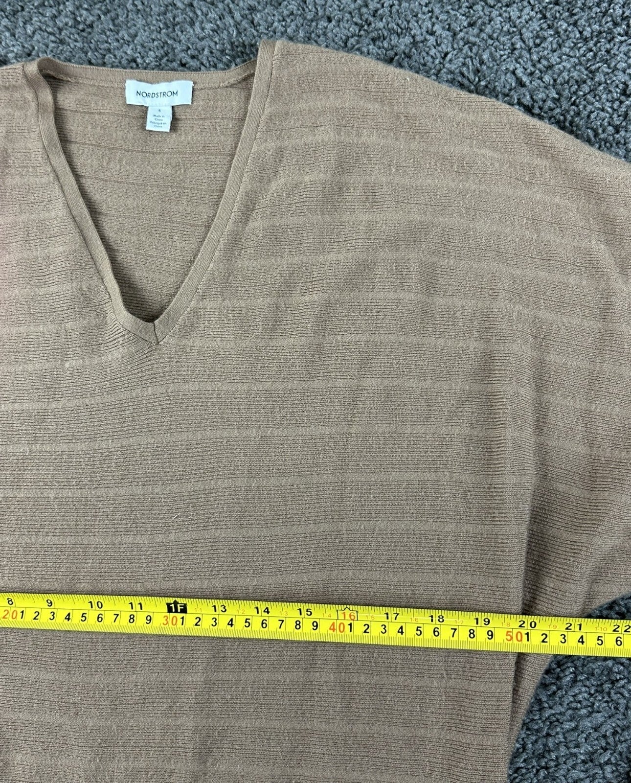 Nordstrom Women Wool Blend V-Neck Dolman Sweater Tan Camel Ribbed Pullover Sz S
