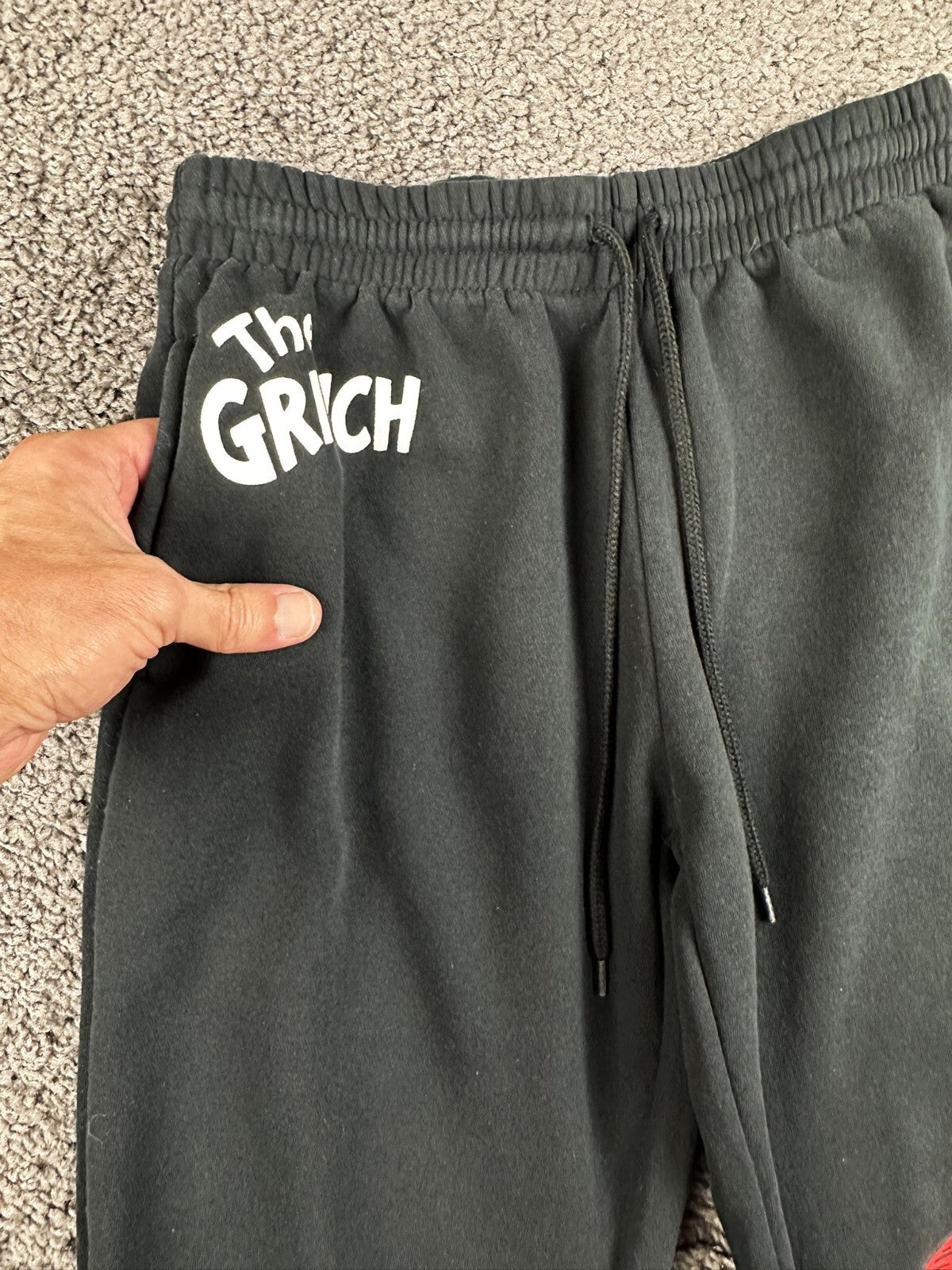 Dr. Seuss The Grinch Womens S Black Graphic Jogger Sweatpants