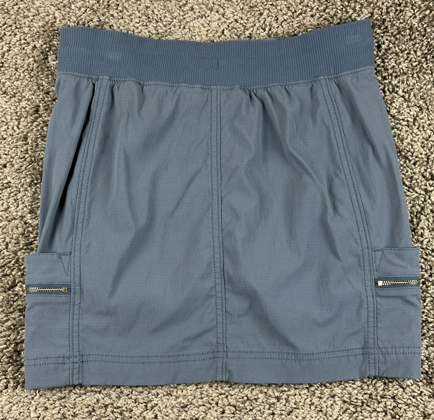 Athleta Trekkie Skort Womens Gray Blue Hiking Travel Skirt Zip Pockets Size 0