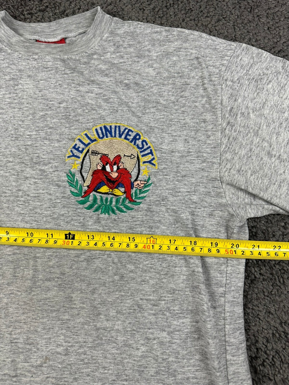 Vintage 1996 Looney Tunes Yell University T-Shirt Mens Small Grey Yosemite Sam