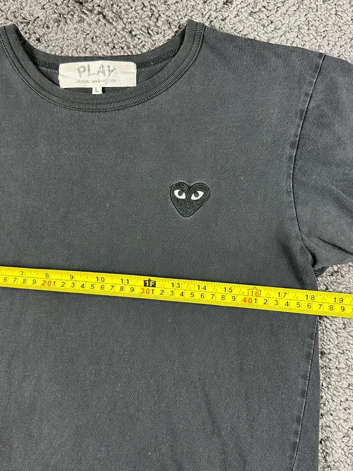 Comme des Garcons PLAY T Shirt Mens L Black Heart Patch Short Sleeve Tee AZ-T095