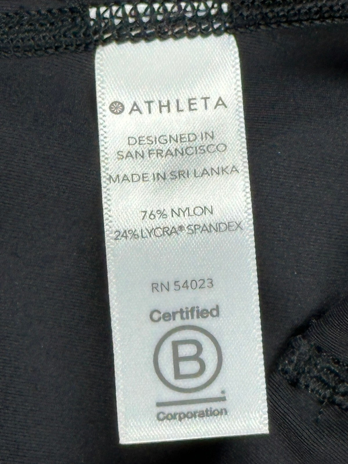 Athleta Ultimate Stash Pocket Capri Leggings Women XS Black High Rise NWT