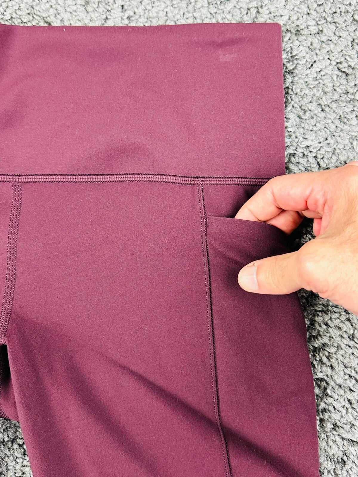Athleta Womens M Cranberry Red Salutation Stash Pocket II 7" Short Powervita