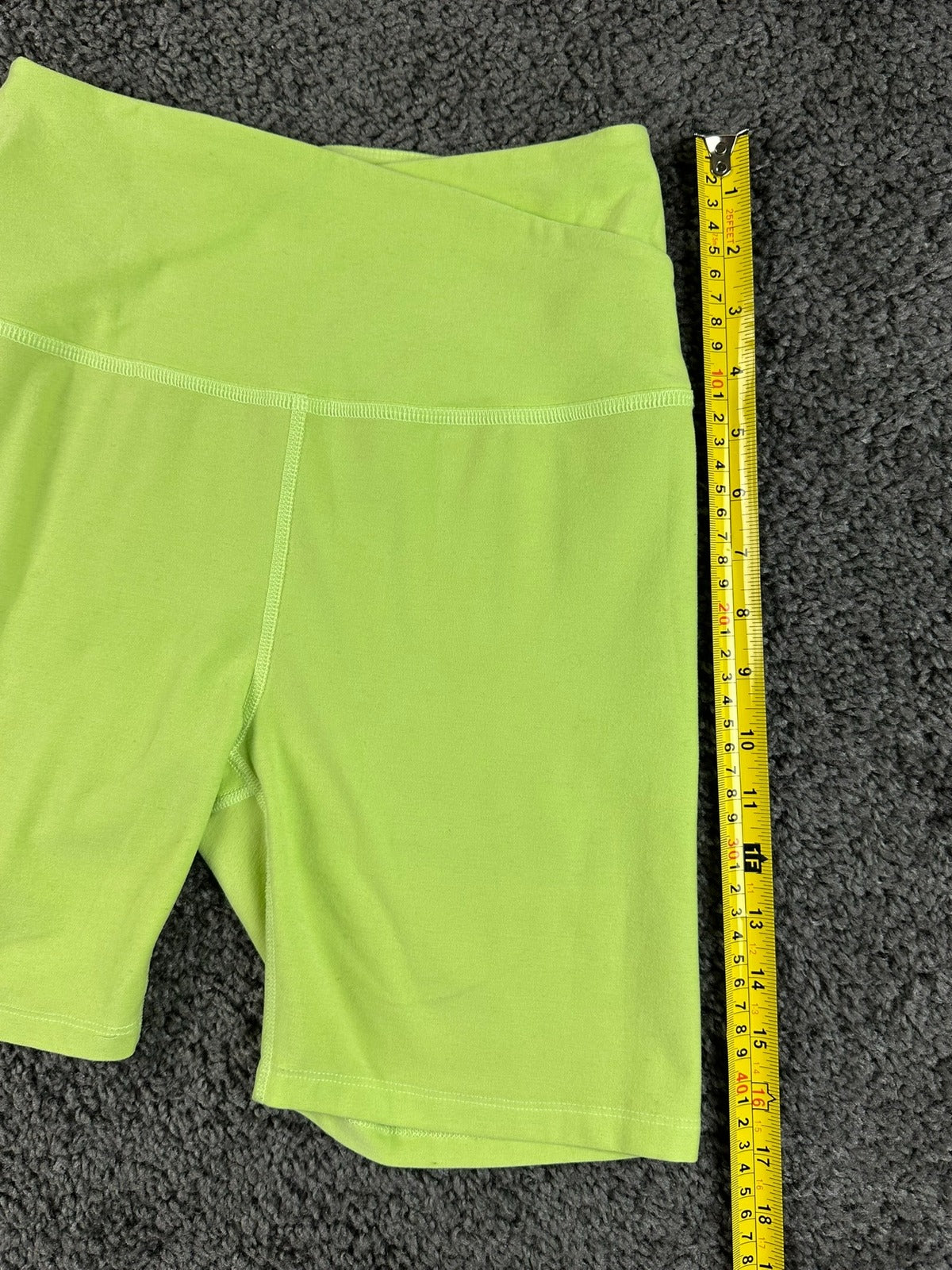 Beyond Yoga Spacedye At Your Leisure Crossover Biker Shorts Lime Green Medium M
