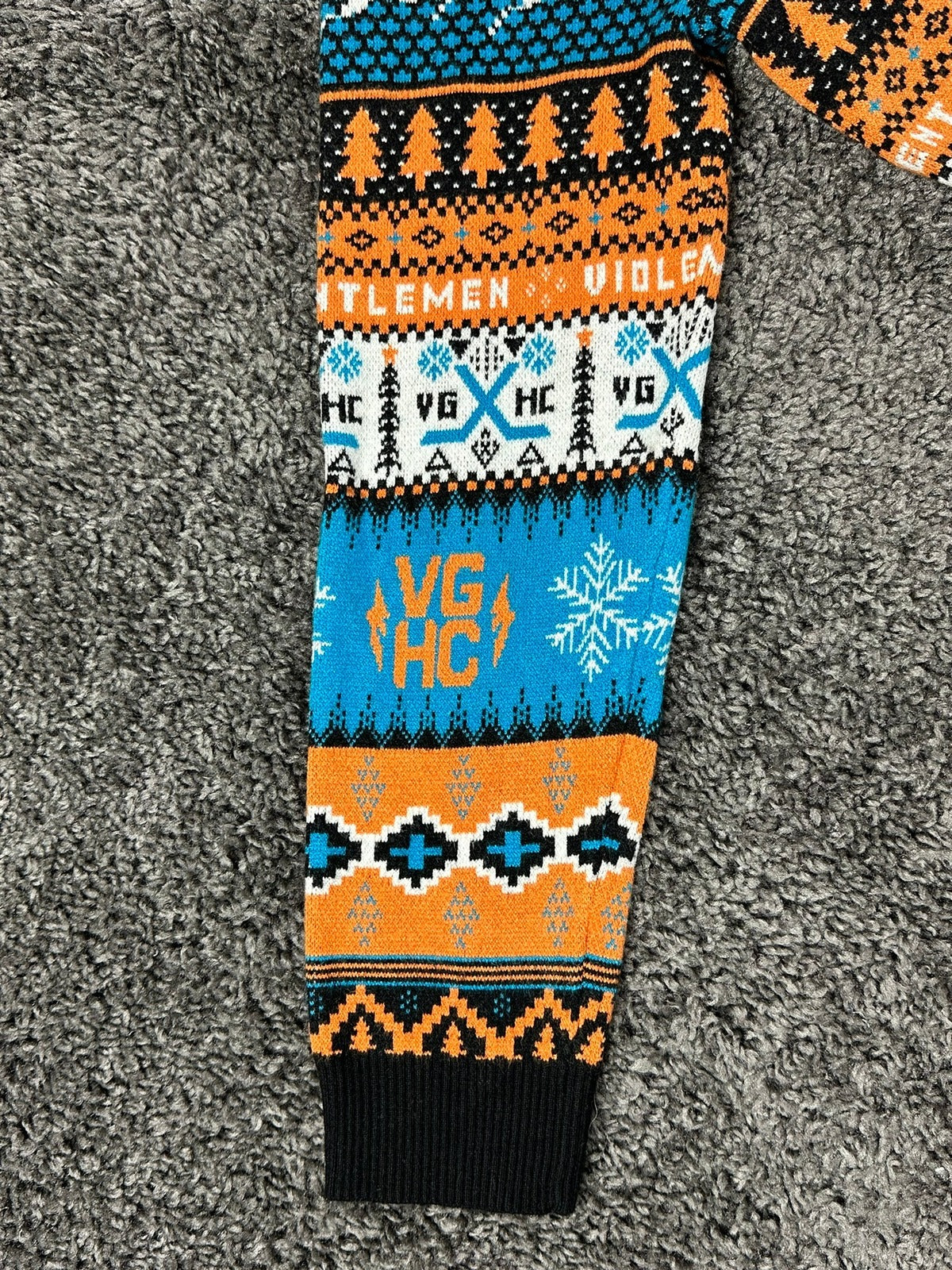 Violent Gentlemen San Diego Gulls Ugly Christmas Sweater Mens Size M AHL Hockey