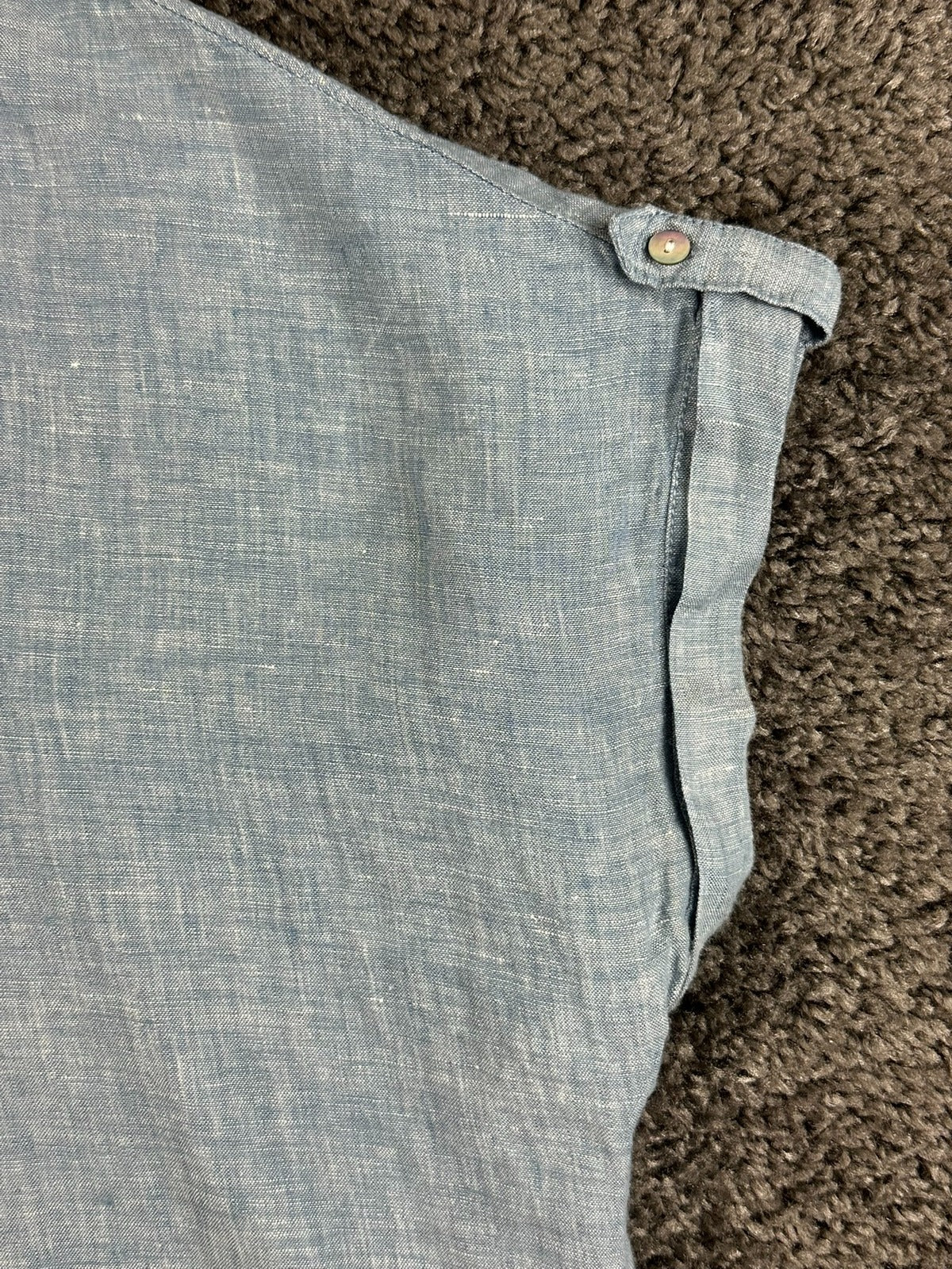 Isaac Mizrahi New York 100% Linen Top XL Light Blue Short Sleeve V-Neck Blouse