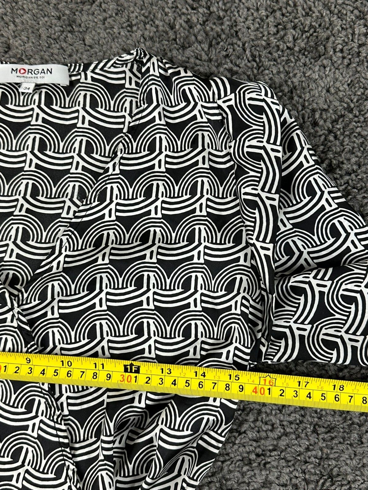 Morgan De Toi Odesir Blouse Black White Geometric Wrap Long Sleeve Top Sz XS 34