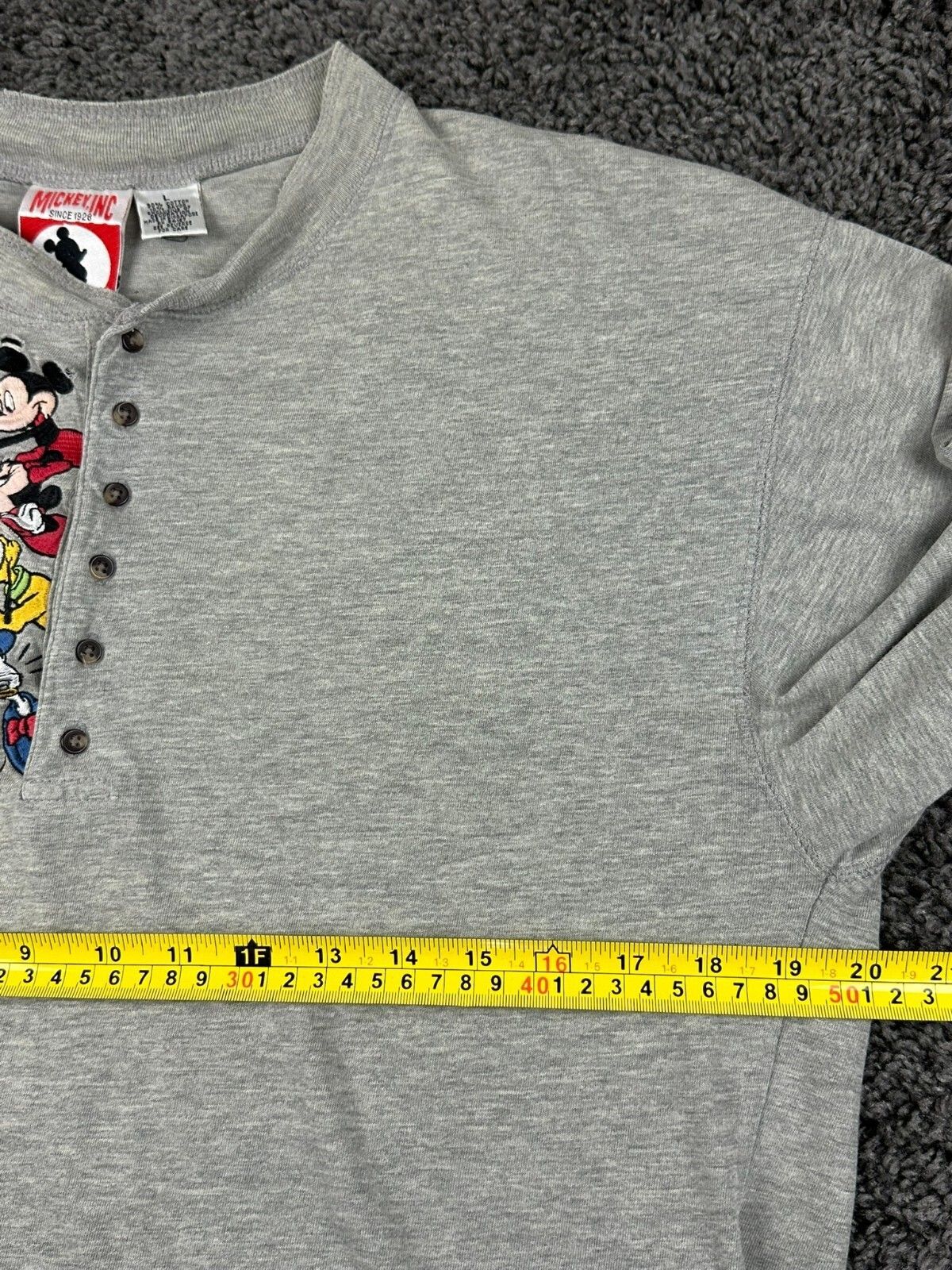 Vintage 90s Disney Mickey Minnie Donald Pluto Embroidered Henley Shirt Grey Sz L