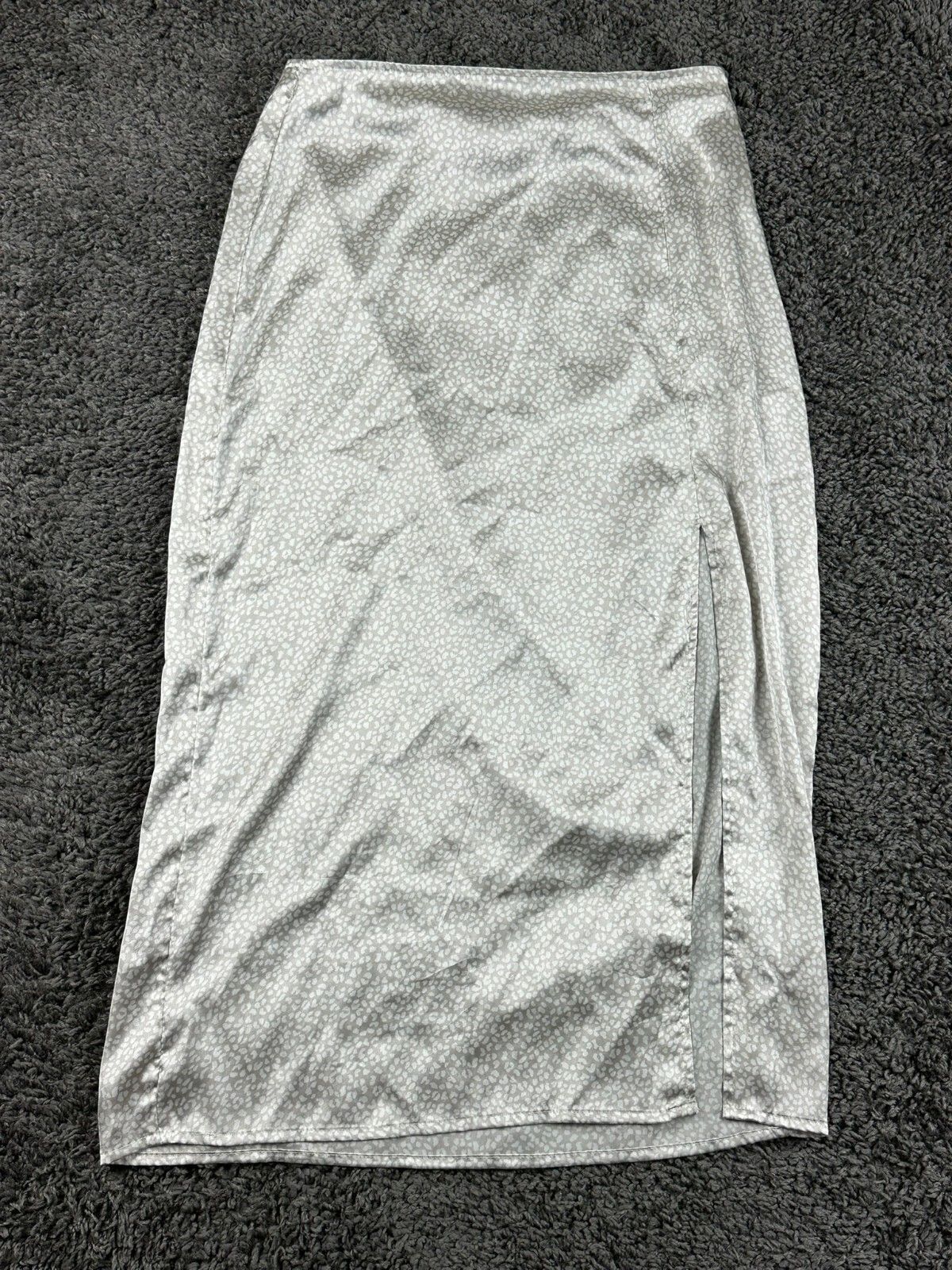 Abercrombie & Fitch Midi Skirt Womens Gray Animal Print Satin Side Slit Sz M