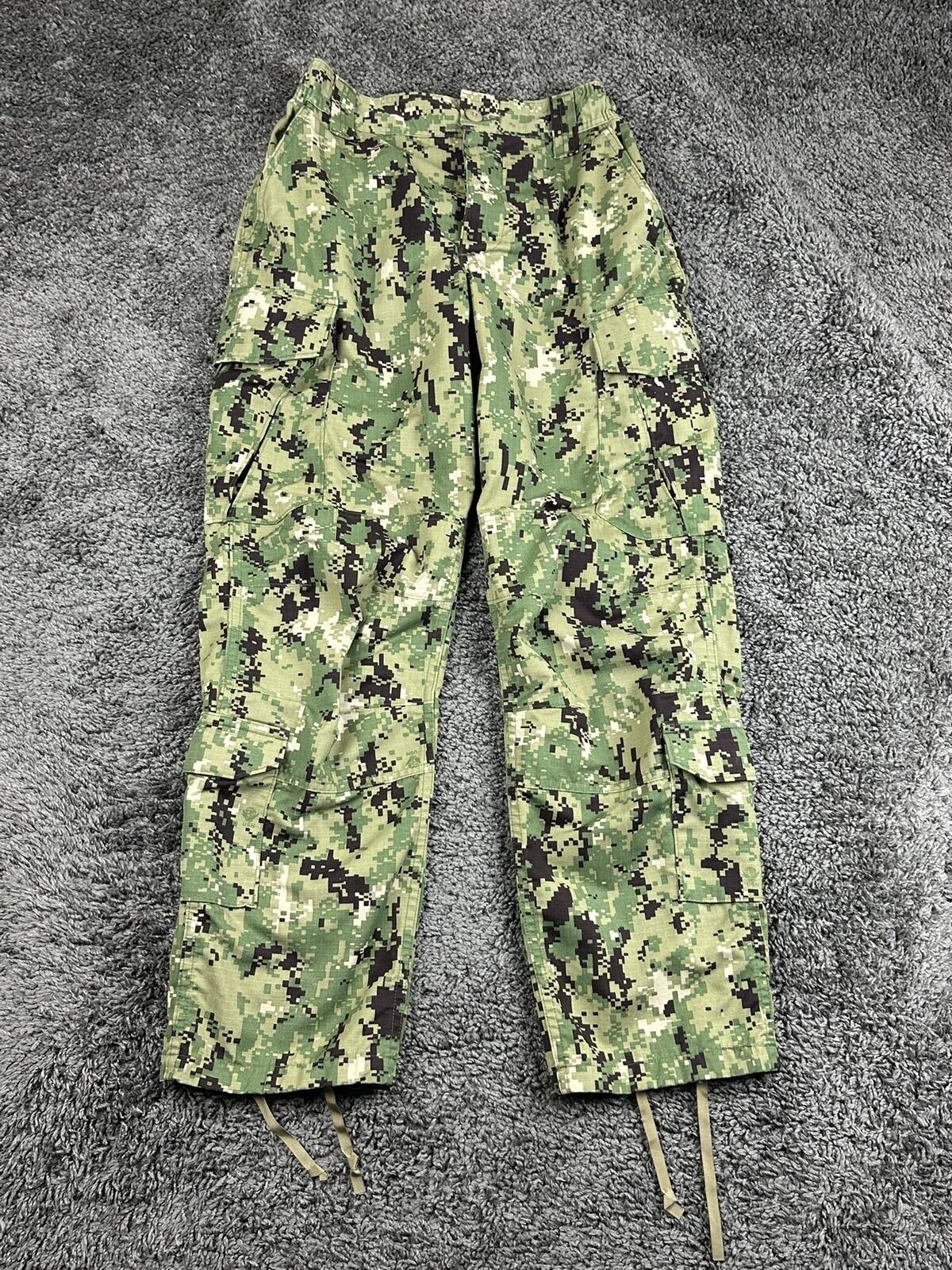 US Navy NWU Type III Camo Cargo Pants Men AOR2 Digital Green Sz Small Short